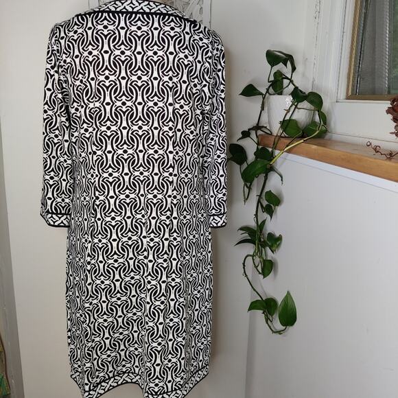 Talbots Petites Black/White Geometric Print Shift Dress Size LP - Picture 5 of 11